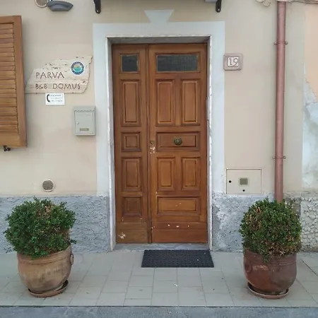 Parva Domus Couette-café